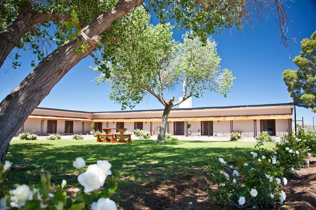 Wagon Wheel Country Lodge Beaufort West Ngoại thất bức ảnh