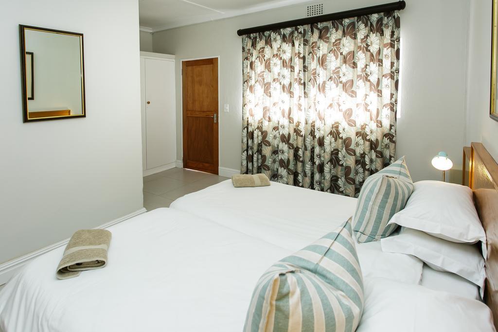 Wagon Wheel Country Lodge Beaufort West Ngoại thất bức ảnh