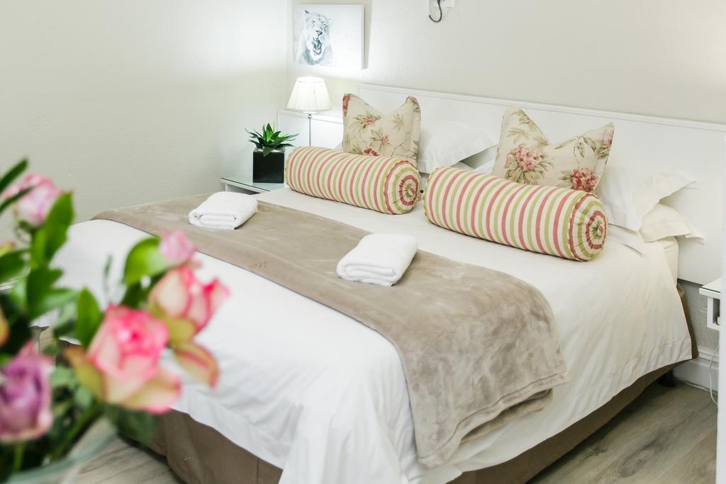 Wagon Wheel Country Lodge Beaufort West Ngoại thất bức ảnh