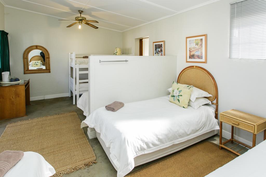 Wagon Wheel Country Lodge Beaufort West Ngoại thất bức ảnh
