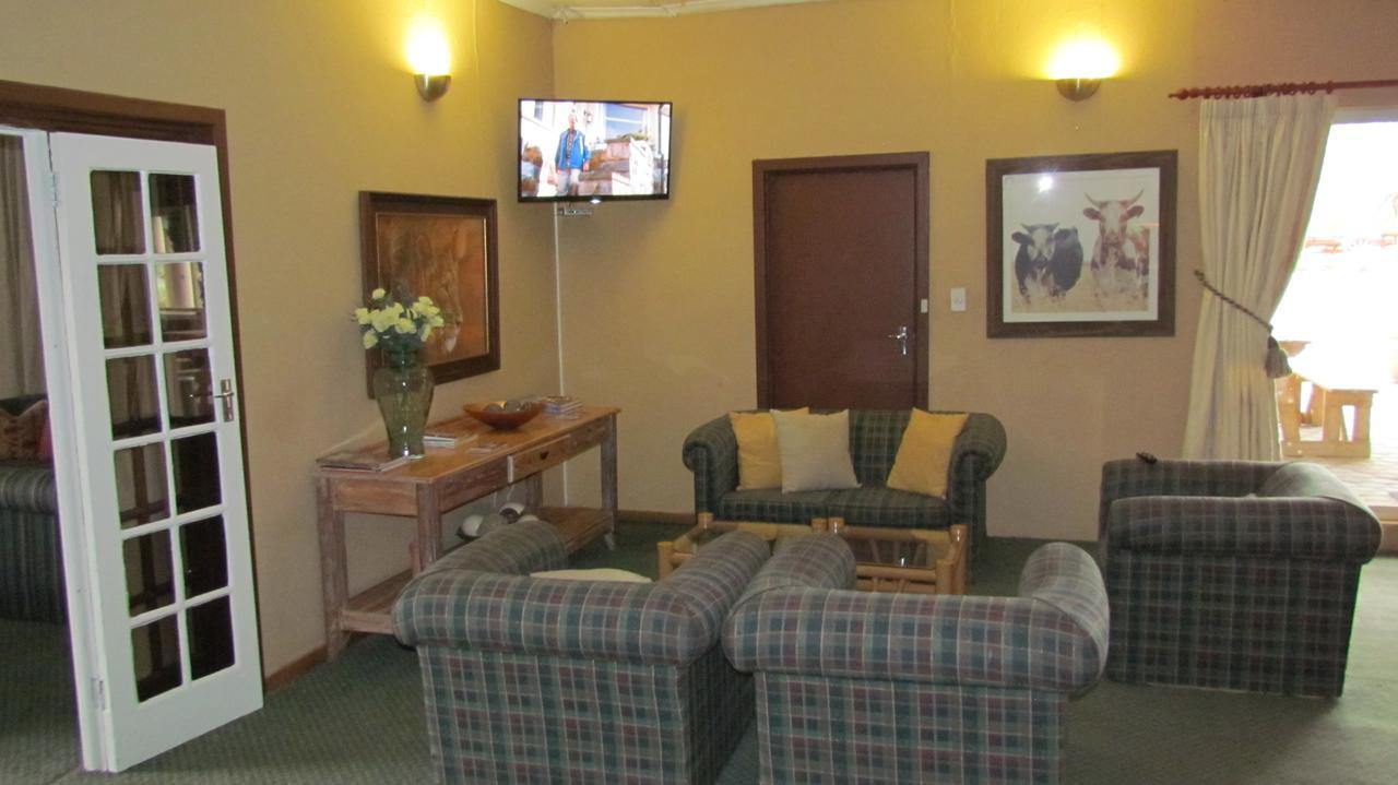 Wagon Wheel Country Lodge Beaufort West Ngoại thất bức ảnh