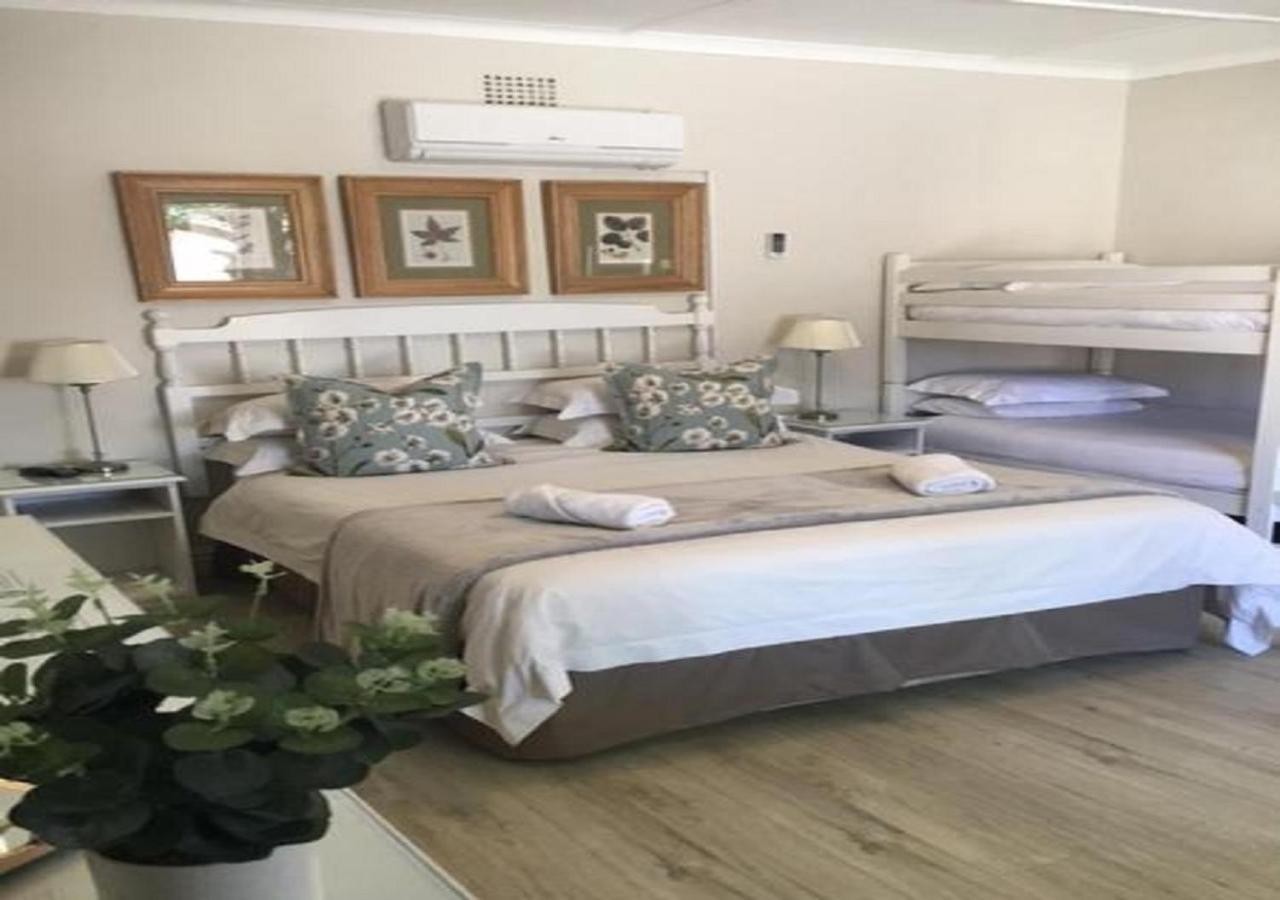 Wagon Wheel Country Lodge Beaufort West Ngoại thất bức ảnh