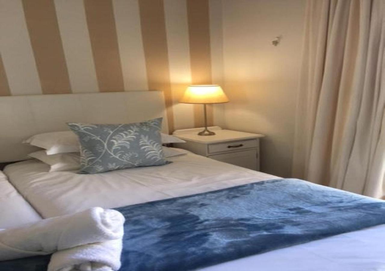 Wagon Wheel Country Lodge Beaufort West Ngoại thất bức ảnh