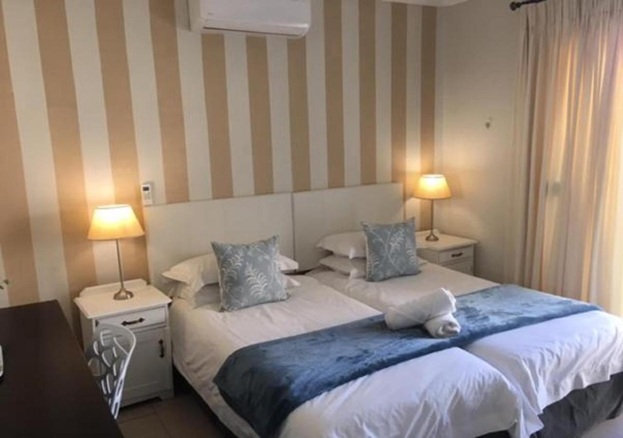 Wagon Wheel Country Lodge Beaufort West Ngoại thất bức ảnh
