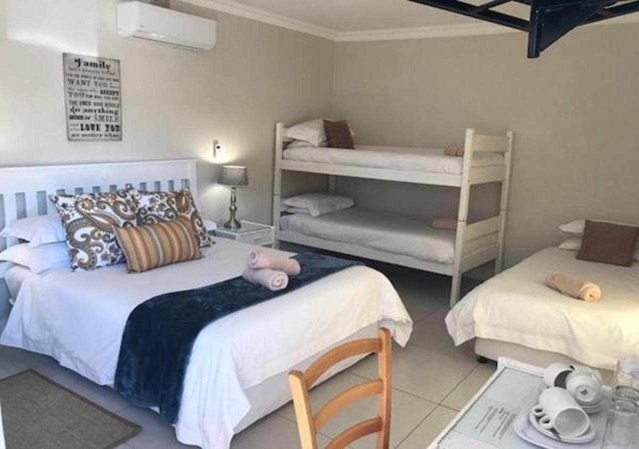Wagon Wheel Country Lodge Beaufort West Ngoại thất bức ảnh